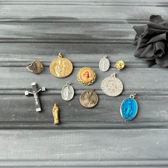 Religious Jewelry Lot - Picture 1 of 9